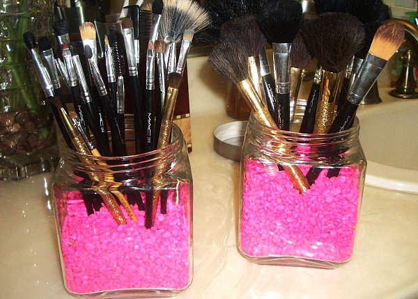 makeup brush organizer idea