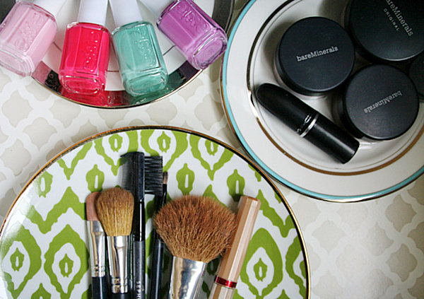 makeup organizer plates