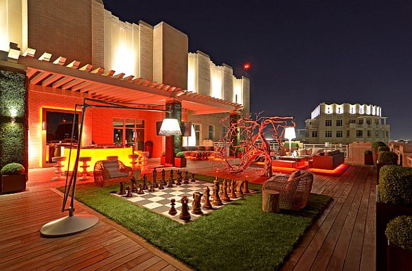 modern-rooftop-space-with-chess-board-patio