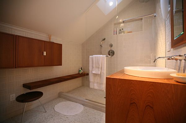 small-bathroom-design-with-walk-in-shower