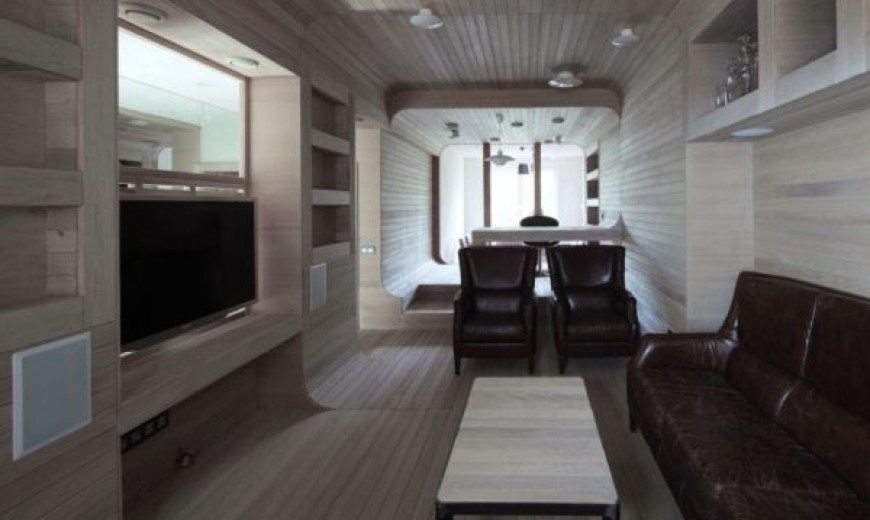 Oak Tube Apartment in Moscow