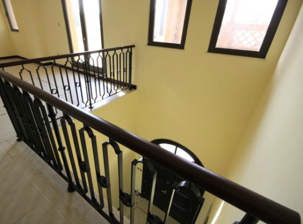 A modern Arabic villa railing