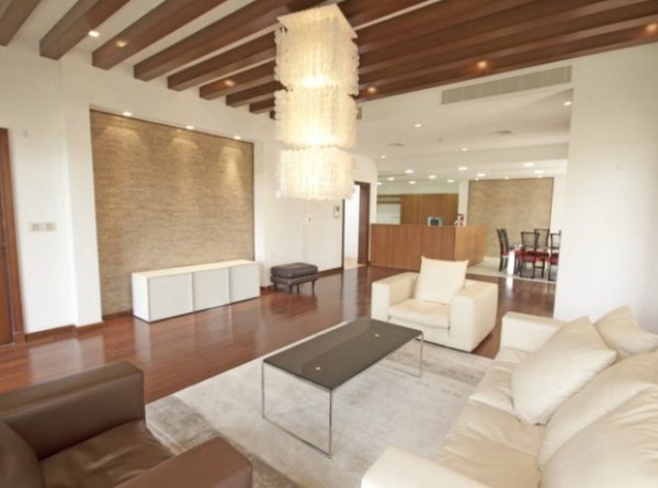 A-modern-villa-living-area