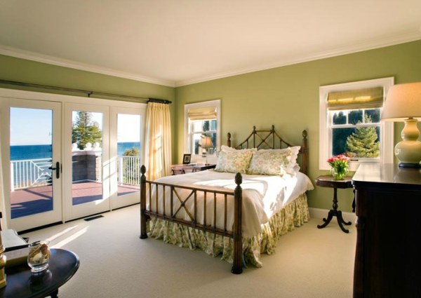 A welcoming guest bedroom