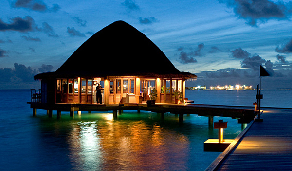 Angsana-Velavaru-Maldives-Resort-luxury-restaurant