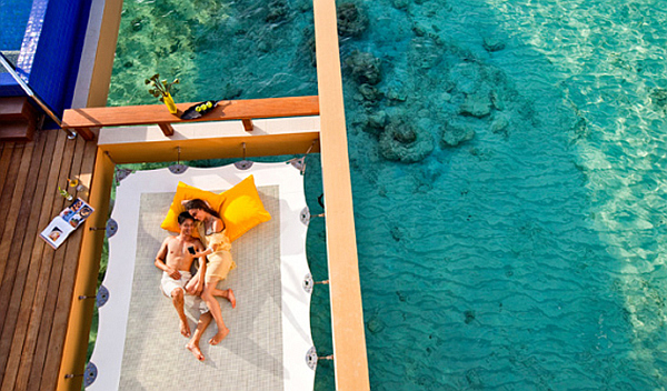 Angsana Velavaru Maldives Resort - luxury water deck