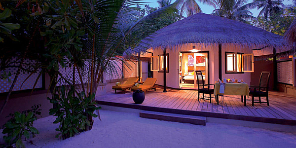 Angsana-Velavaru-Maldives-Resort-night-view-beach-villa