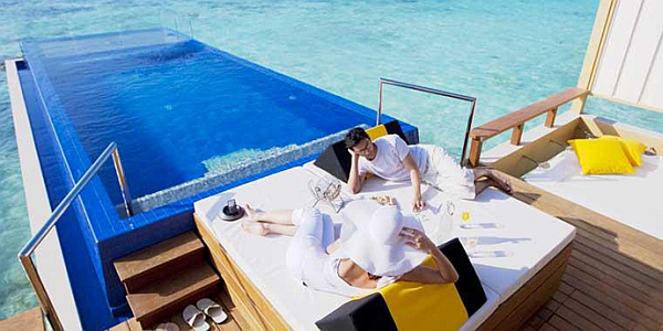 Angsana-Velavaru-Maldives-Resort-private-pool-over-the-sea