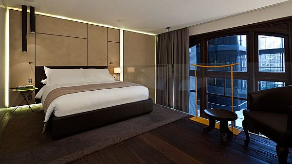 Conservatorium-Hotel-Amsterdam-suite-upstairs-bed