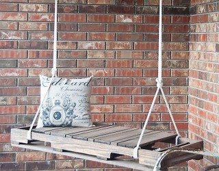 DIY Pallet Swing: Simple and easy way to craft up your own swing!