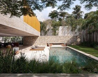 Ipes House: Boxed delight wrapped up in wood and concrete