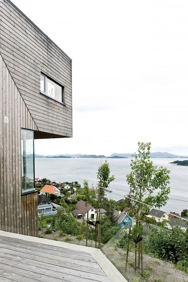 Northface-House-with-Lake-Views