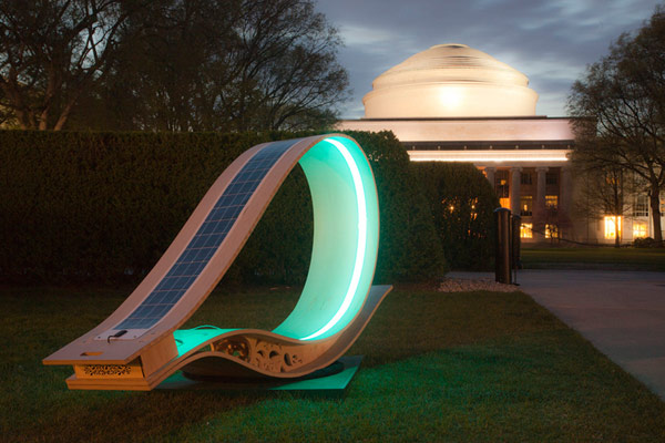 SOFT Rocker - Solar Powered Sun Lounger