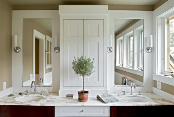 a-modern-bathroom-with-a-topiary-centerpiece