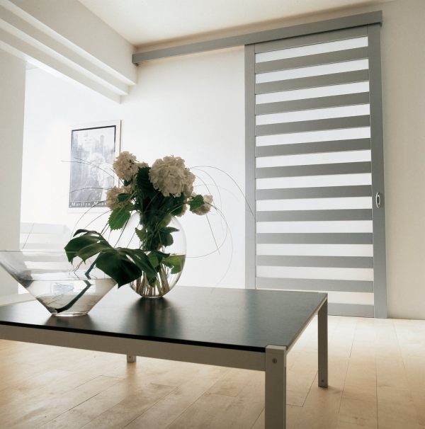 A lacquered aluminum sliding door