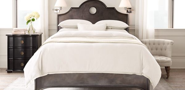 A-metal-bed-with-antique-flair