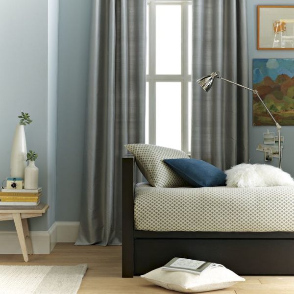 A modern Parsons daybed