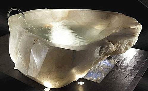 A quartz bathtub
