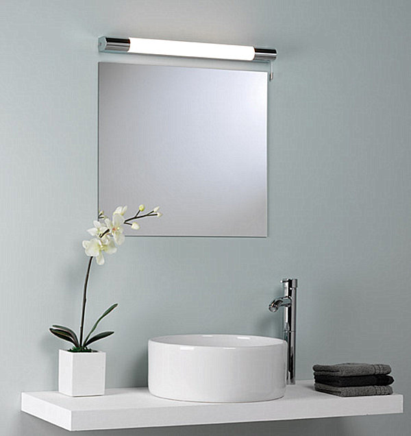 A-tubular-bathroom-light-above-the-vanity