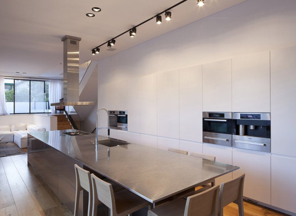 Glass-Private-House-sleek-kitchen