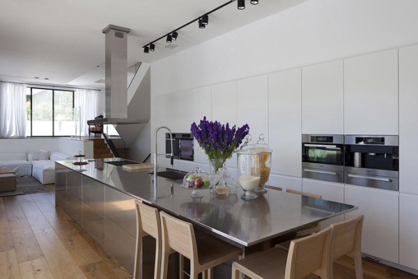 Glass-Private-House-stainless-steel-kitchen