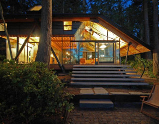 Transparently Swinomish Indian Reserve Cabin Provides a Cozy Visual Treat
