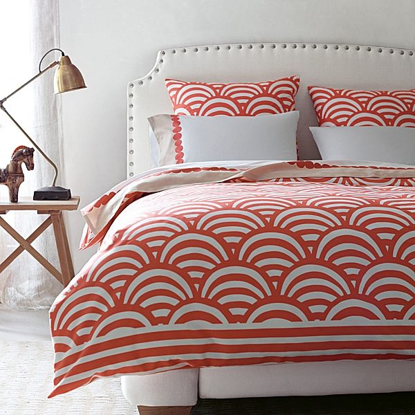 A coral scale bedding pattern