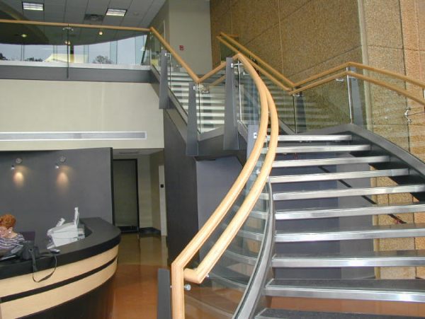 A-curved-glass-handrail