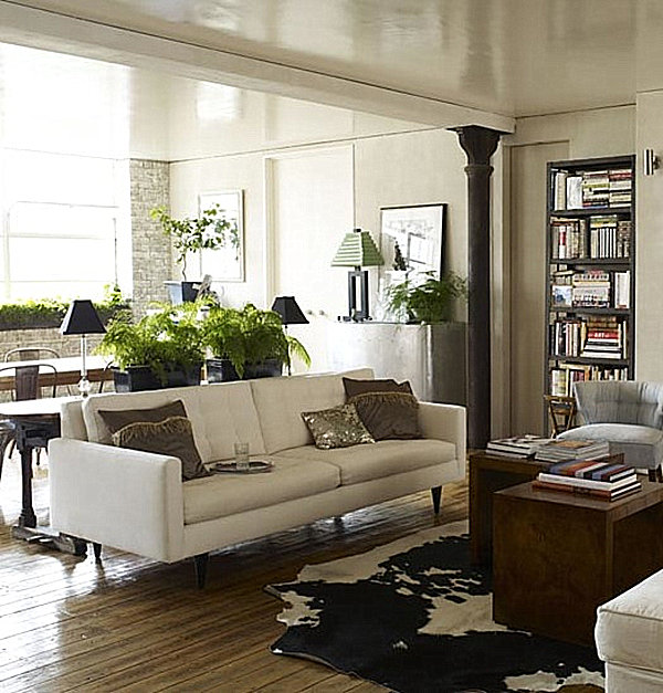 A living room filled with plants