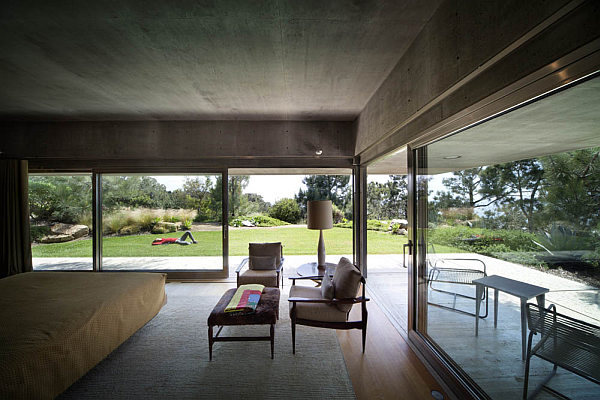 Casa La Atalaya by Alberto Kalach - concrete bedroom