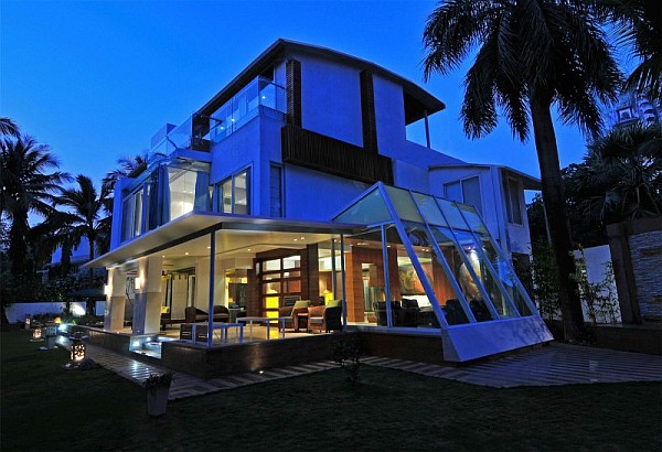 Contemporary-Bungalow-in-Mumbai-1