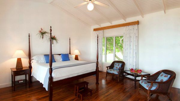 Egyptian cotton sheets and fine bedding inside the rooms of Montpelier Plantation