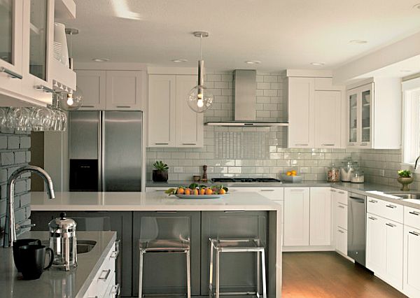 Grey-and-white-kitchen-furniture-with-grey-backsplash