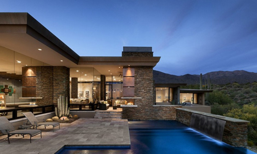 Desert Home in Arizona Has Spacious Interiors and Stunning Outdoors