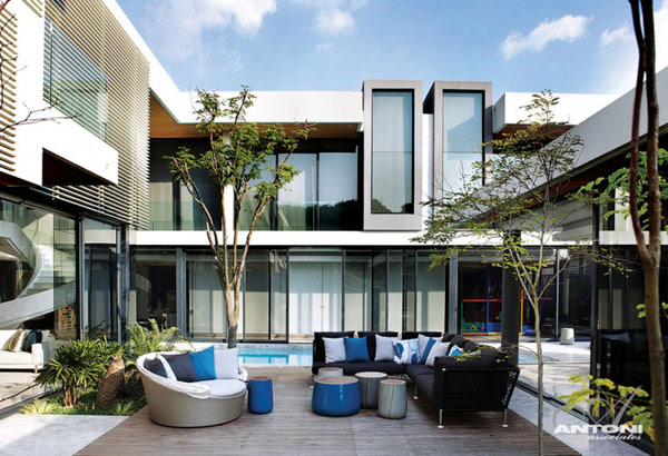 Opulent modern home in Houghton - front terrace