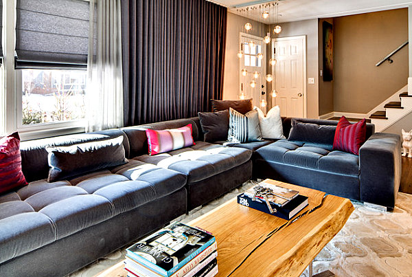 Sectional-seating-in-a-vibrant-living-room