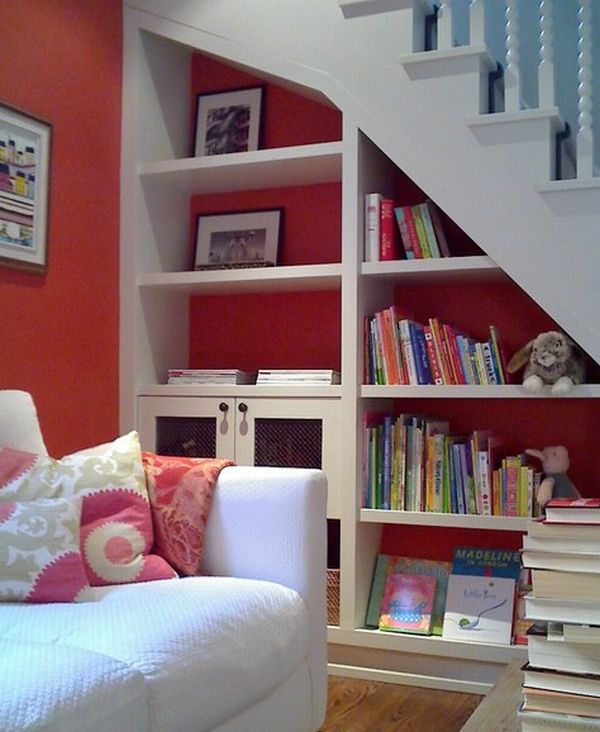 Smart storage shelf in white and red