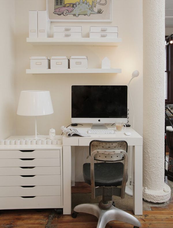 Von Hagel's mini work area in white