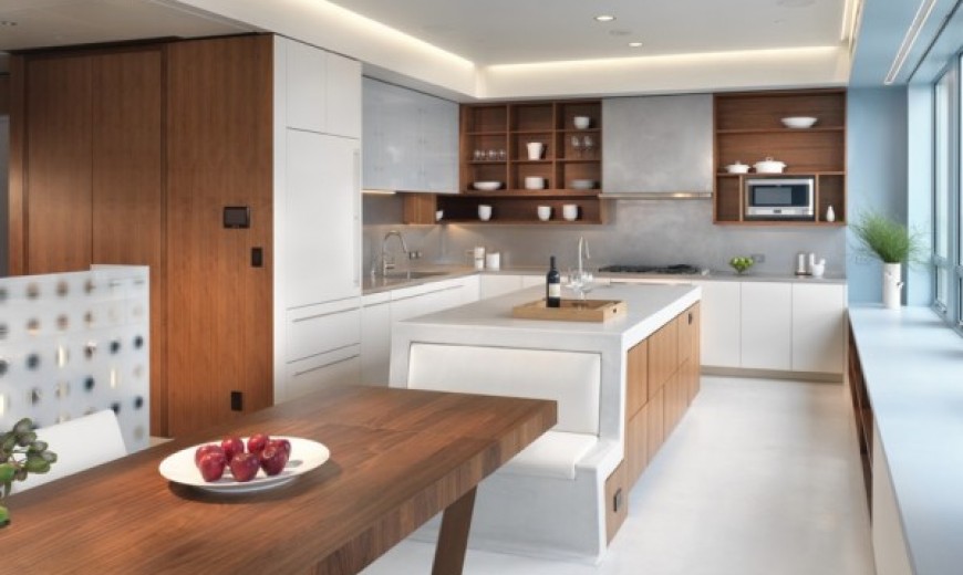 Oversize Kitchens: How to Include Comfortable Dining Space