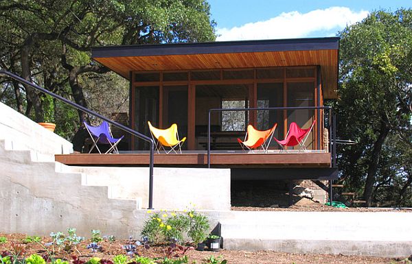 mountain-cabin-porch-decor