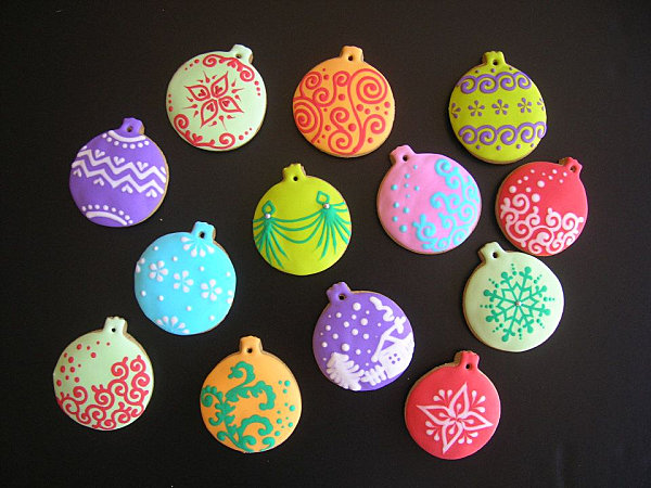 Colorful ornament cookies by Delissshhh