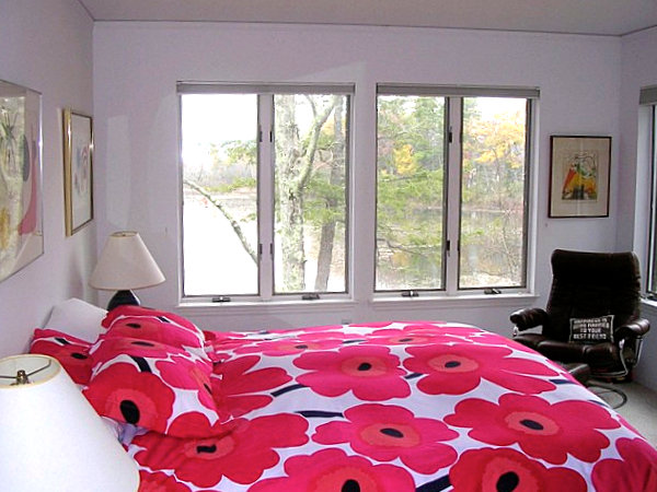 Contemporary-bedding-by-Marimekko