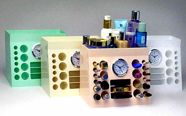 Handy makeup organizer with clock