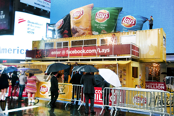Lays-Shipping-Container-Booth-in-Times-Square