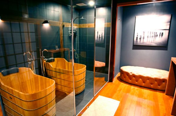 Lovely Japanese bath with bamboo bath and mirrored doors