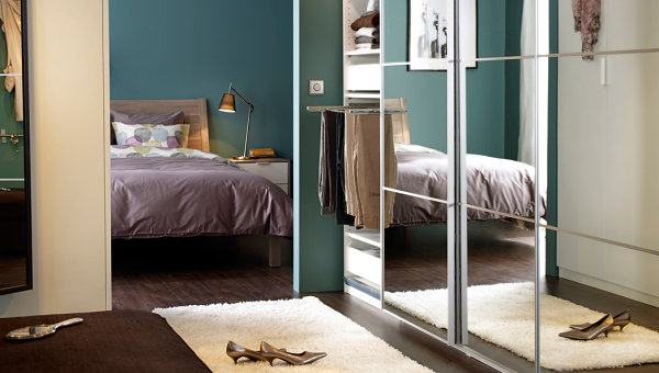 Metallic-details-in-a-Scandinavian-bedroom