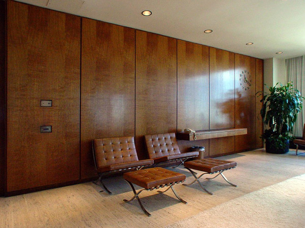 Mies-Van-Der-Rohe-Barcelona-Chair-6