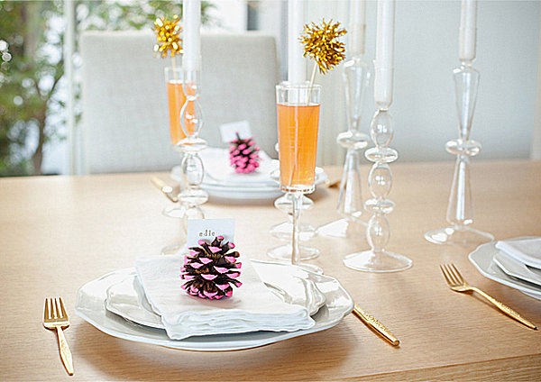 Neon-dipped-pinecone-placecard-holders