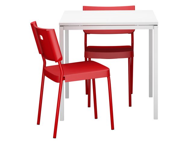 Table-and-chair-set-for-a-compact-kitchen