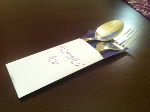 Thanksgiving-table-setup